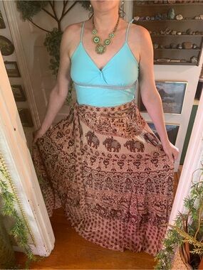 Womens Wrap Around Skirt. Red and Tan. Size Small to Medium.